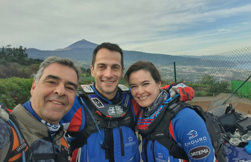 AVENTURA ENTRE VOLCANES Y PINOS: Dos días con Amelie y Robert en Tenerife